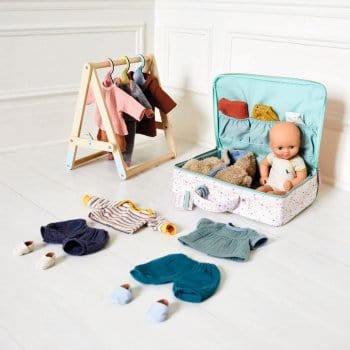 DJECO Juegos de roles Colgador con ganchos de ropa para muñecas Pomea