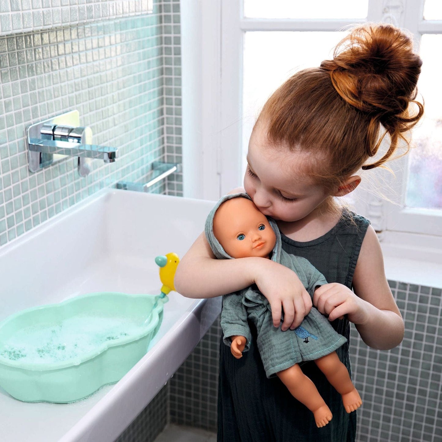 Djeco Muñec@s Bata de baño para muñeca Pomea DJ07858